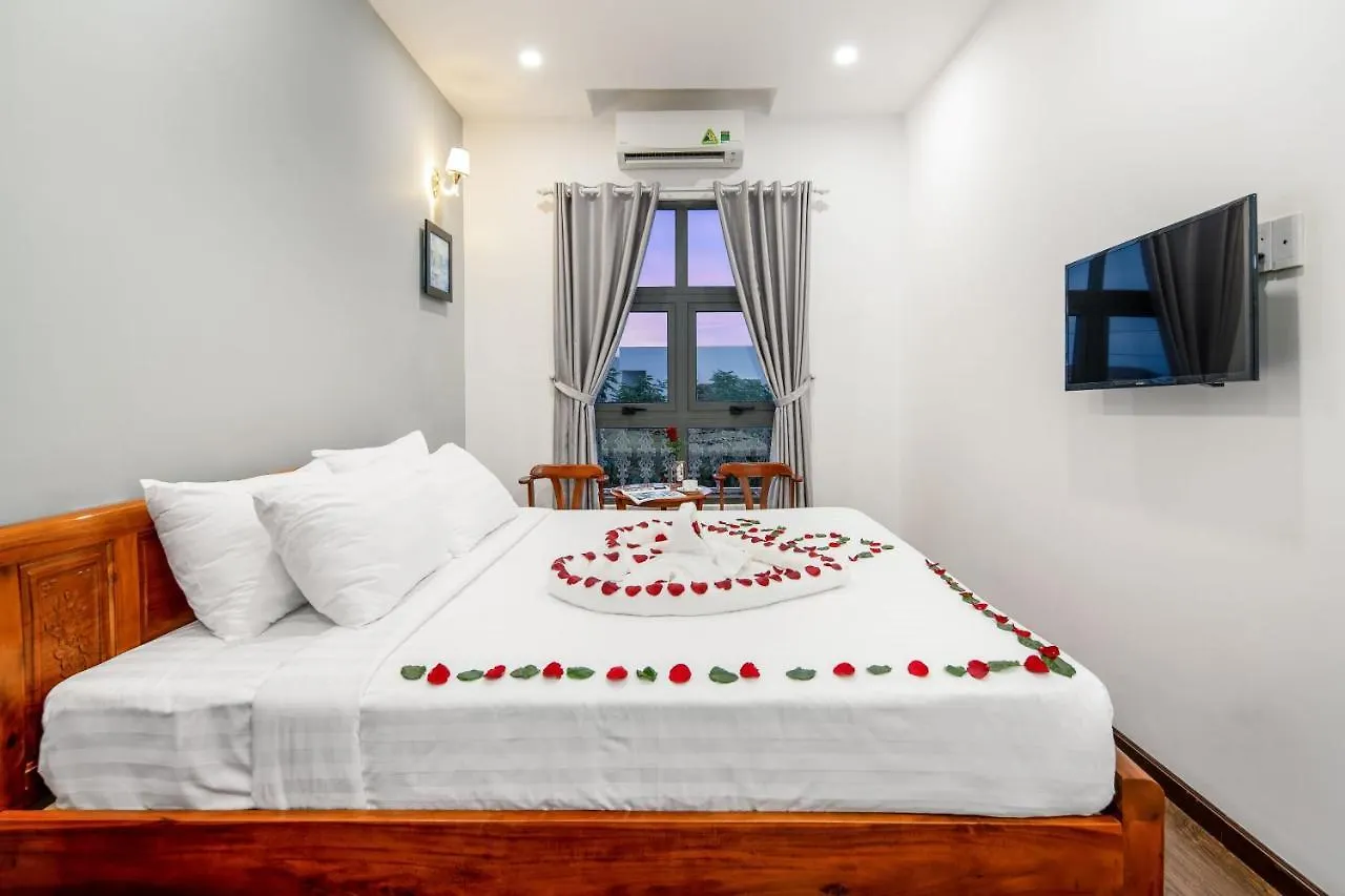 Bamboo Hotel Da Nang 2*,